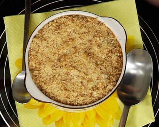 Утренний яблочный пирог с кокосовой корочкой