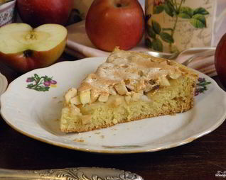 Яблочный пирог с корицей
