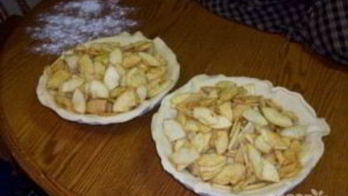 яблочный пирог в карамельном соусе