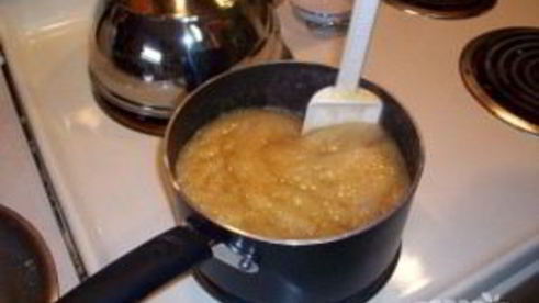 яблочный пирог в карамельном соусе