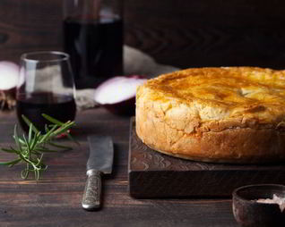 Заливной пирог с мясом и овощами