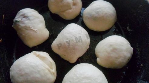 дрожжевые пирожки с капустой и яйцом в духовке