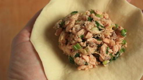 китайские пирожки с лососем