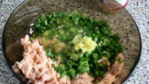 китайские пирожки с лососем