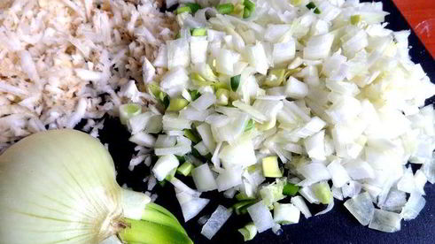 мини-пирожки с капустой, сельдереем, шпинатом и сыром