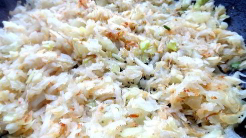 мини-пирожки с капустой, сельдереем, шпинатом и сыром