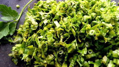 мини-пирожки с капустой, сельдереем, шпинатом и сыром