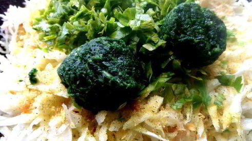 мини-пирожки с капустой, сельдереем, шпинатом и сыром