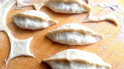 мини-пирожки с капустой, сельдереем, шпинатом и сыром