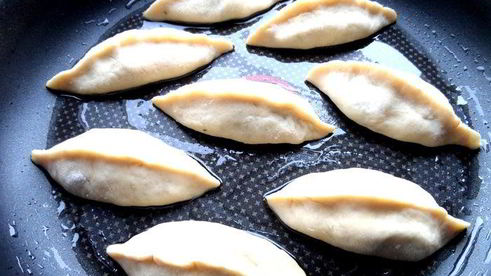 мини-пирожки с капустой, сельдереем, шпинатом и сыром