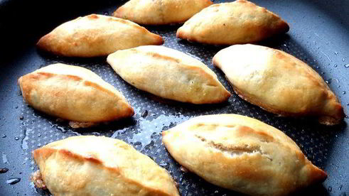 мини-пирожки с капустой, сельдереем, шпинатом и сыром