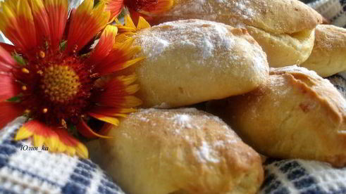 пирожки из творожного теста с двумя видами начинок