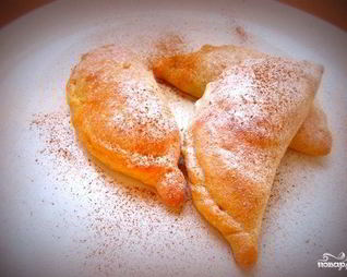 Пирожки из творожного теста с яблоками