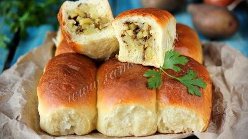 пирожки печеные с жареной картошкой и печенью