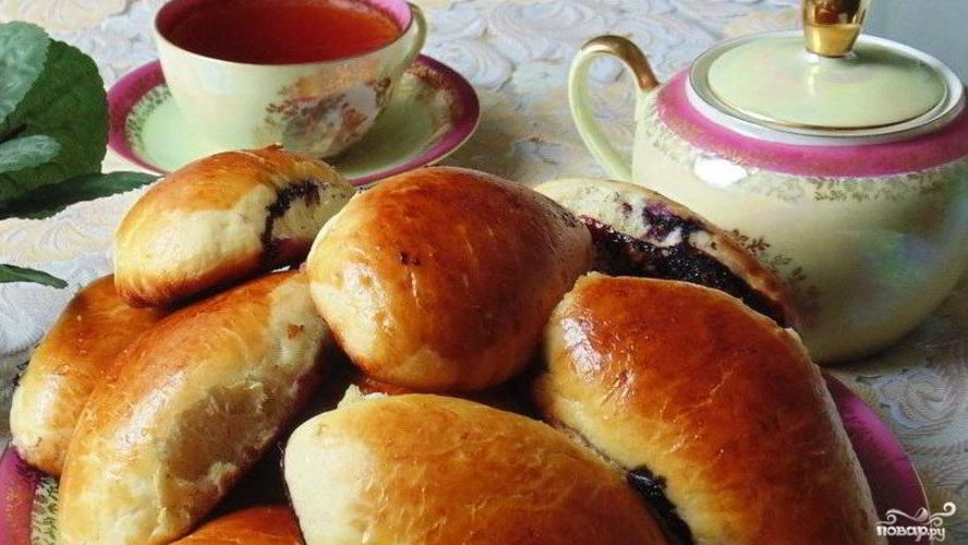 Рецепт пирожки с черникой из дрожжевого теста