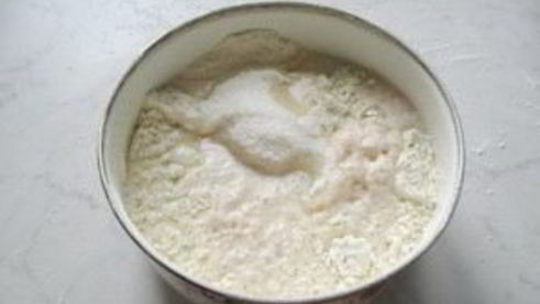 пирожки с черникой из дрожжевого теста