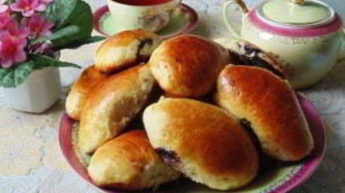 пирожки с черникой из дрожжевого теста