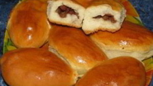 пирожки с изюмом