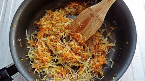 пирожки с капустой и яйцом