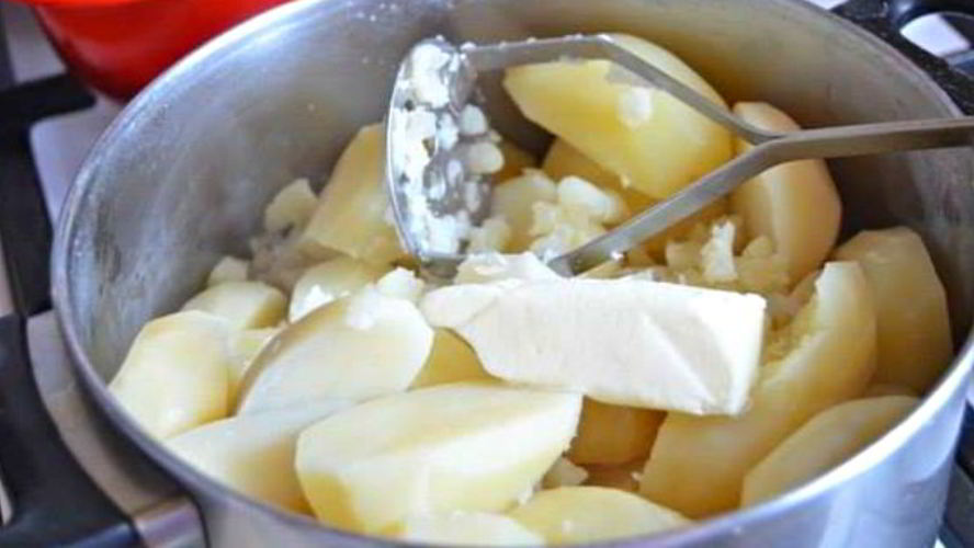 Рецепт пирожки с картофелем на сковороде