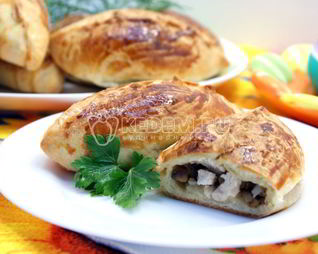 Пирожки с курицей и грибами
