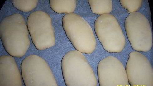 пирожки с мясом и пирожки с квашеной капустой