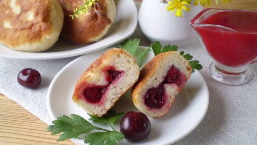 Рецепт пирожки с вишней жареные