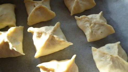 пирожки с вкусом пиццы из ленивого дрожжевого теста