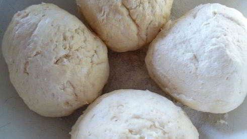 пирожки с вкусом пиццы из ленивого дрожжевого теста