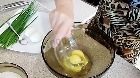 пирожки с зеленым луком и яйцом