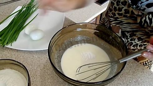 пирожки с зеленым луком и яйцом