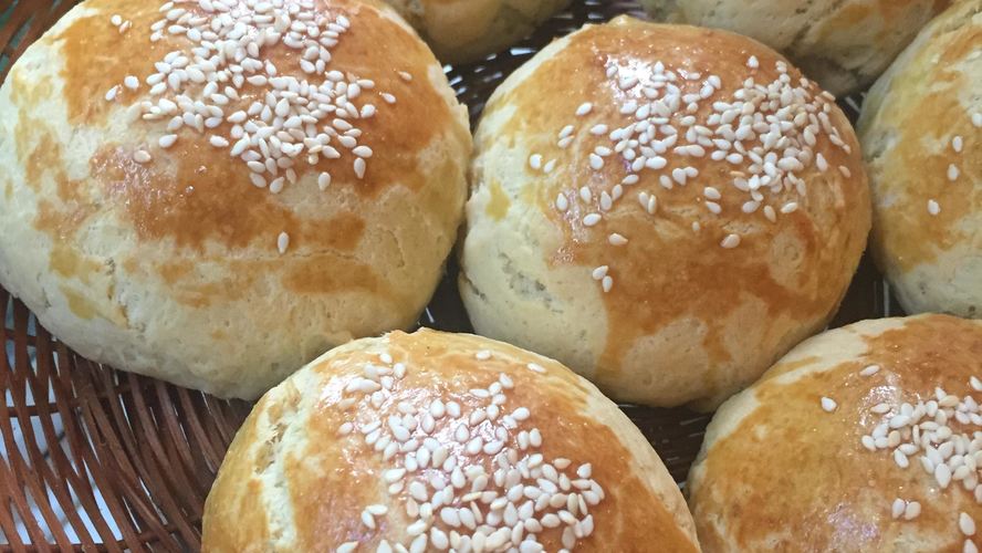 Рецепт погача — пирожки с фетой и петрушкой