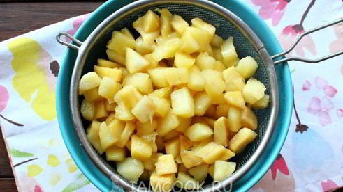 сдобные пирожки с яблоками в духовке