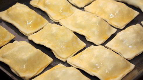 слоеные пирожки с мясом