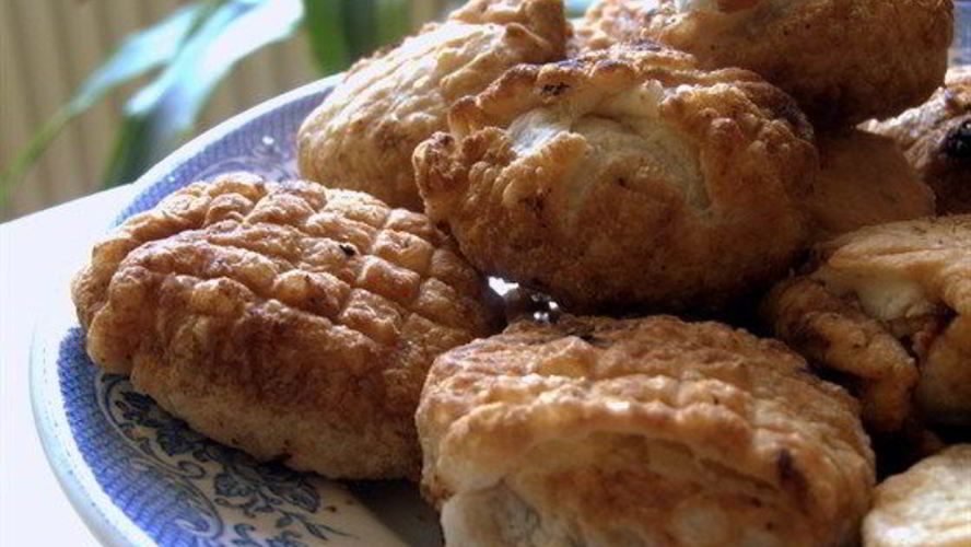 Рецепт слоеные пирожки с орехами и фасолью