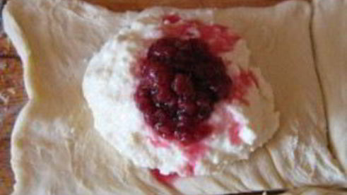 слоеные пирожки с повидлом