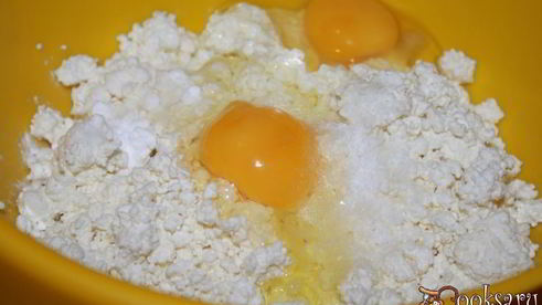 творожные пирожки с рубленой курицей