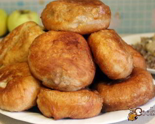 Жареные пирожки с капустой