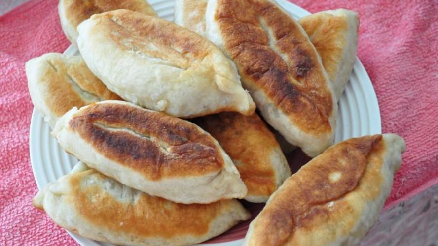 Рецепт жареные пирожки с зеленым луком и яйцом на воде