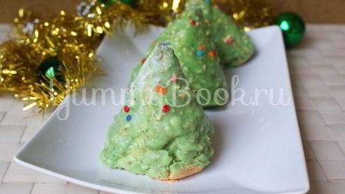бисквитные пирожные елочки