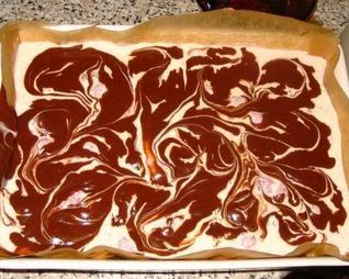 Брауни с крим-чизом и малиной