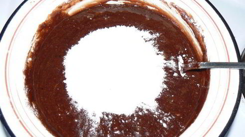 брауни с творожно-сливочным сыром и малиной