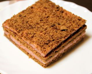 Крубнично-йогуртовые пирожные