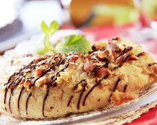 Миндальные пирожные с карамелью