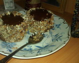 Пирожное бисквитное фруктово-шоколадное