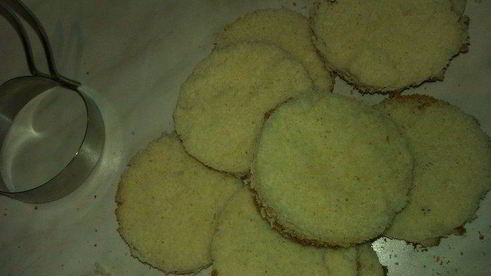 пирожное бисквитное фруктово-шоколадное