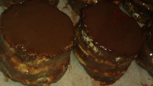 пирожное бисквитное фруктово-шоколадное