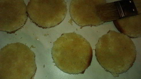 пирожное бисквитное фруктово-шоколадное