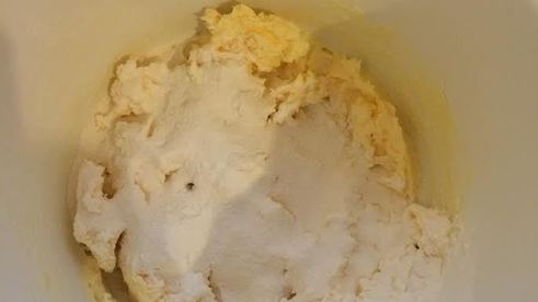 пирожное сникерс