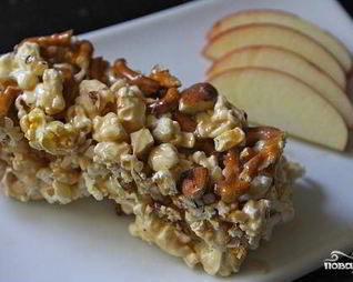 Пирожные из попкорна с миндалем